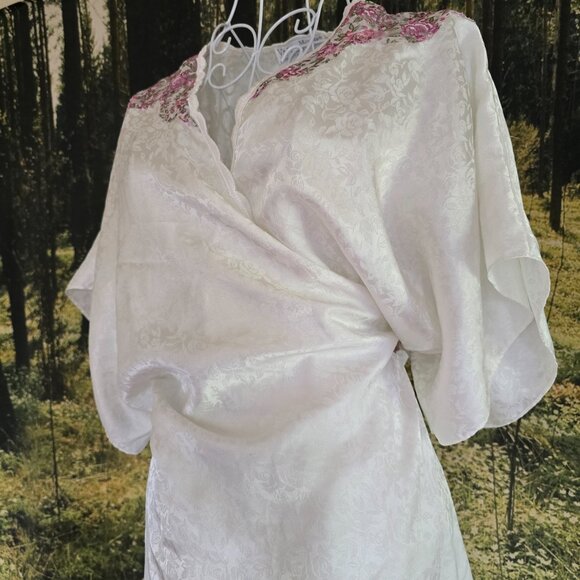 Vintage Val Mode White Satin Robe Dress – One Size - Picture 3 of 11